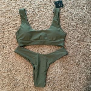 High leg cheeky swimsuit - army green